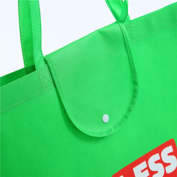 button-closure-shopping-bag